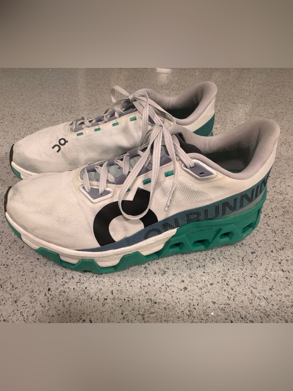 On Running OnCloud Cloudmonster Hyper 8.5 women’s green
